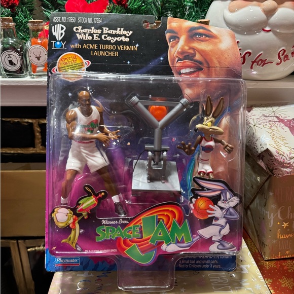 VINTAGE 1996 Warner bros space jam Charles Barkley wile E. Coyote action figure✨ - Picture 1 of 9